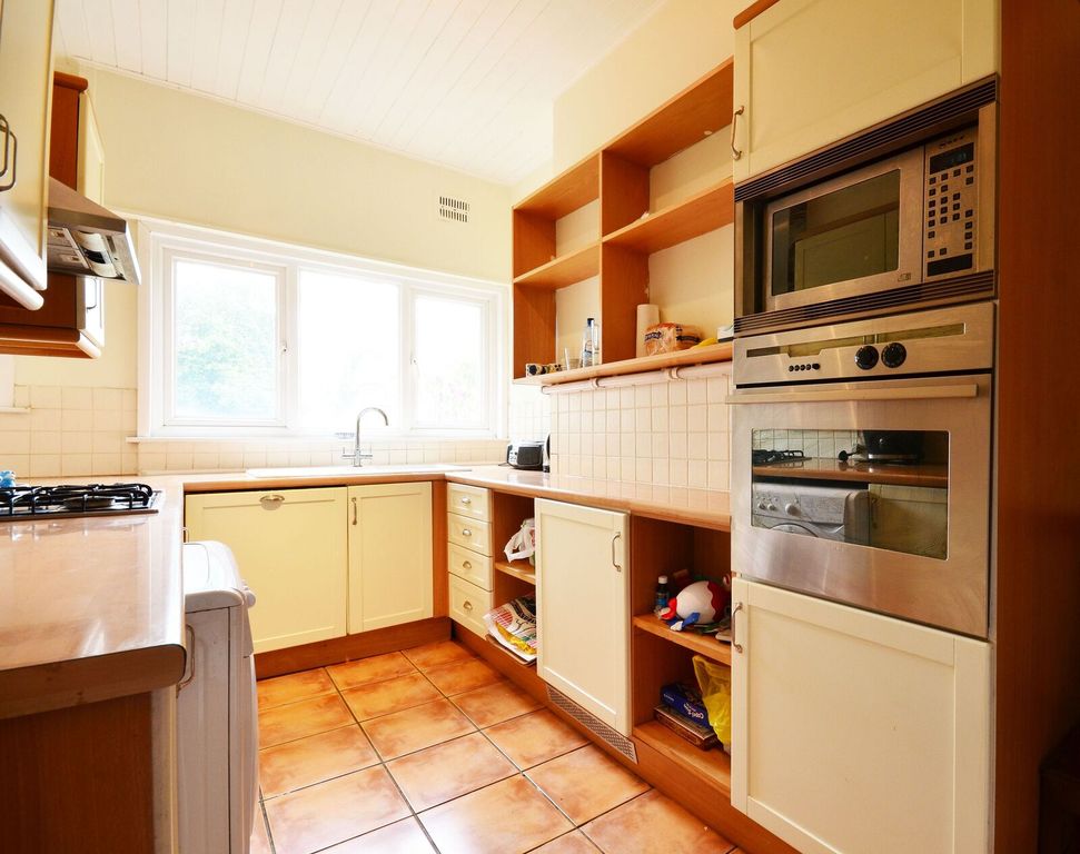 Property photo 3 of 24