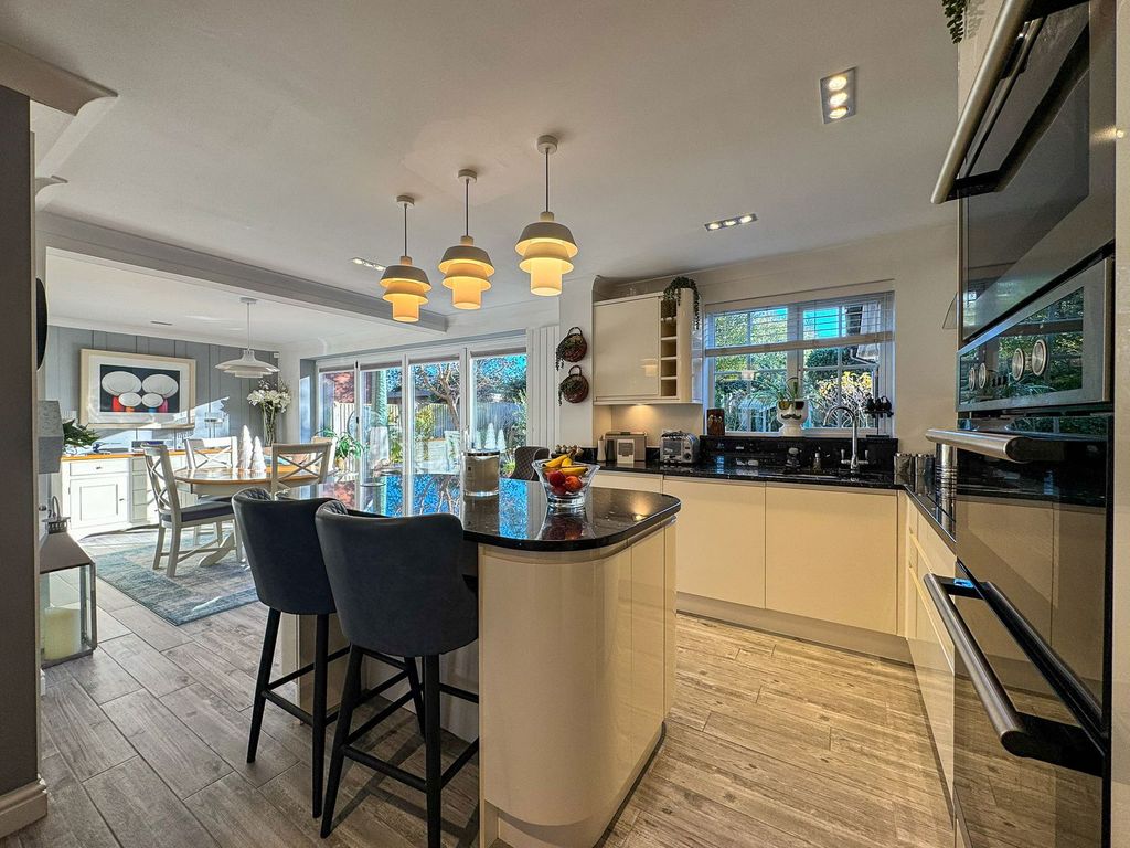 Property photo 2 of 26