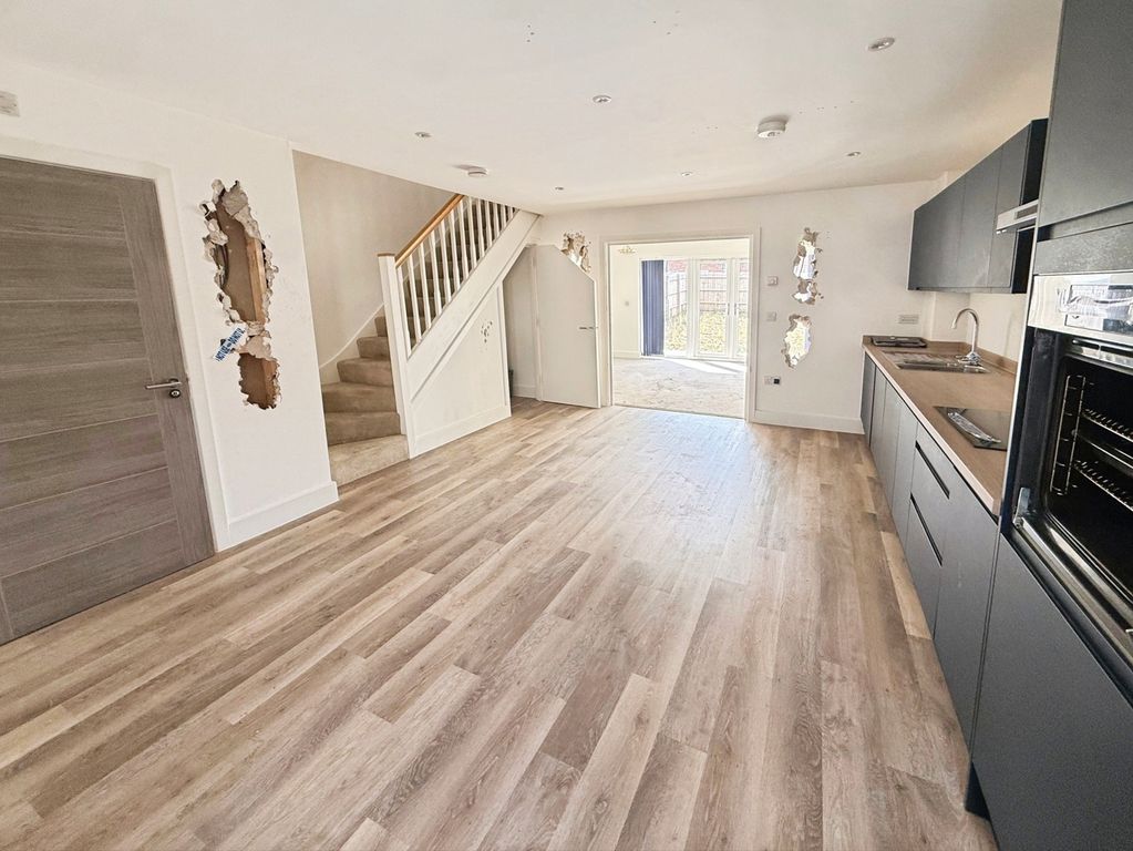 Property photo 3 of 10 Pbox-Img.Jpg