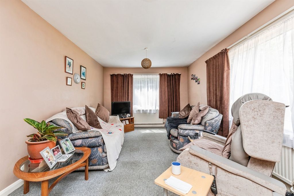 Property photo 2 of 21