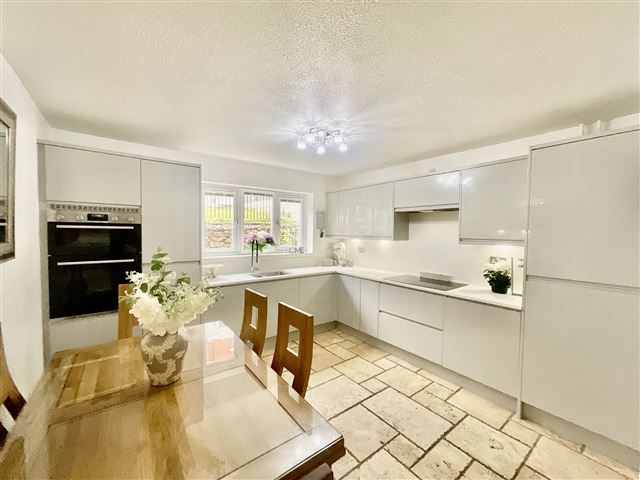 Property photo 3 of 21 Kitchen