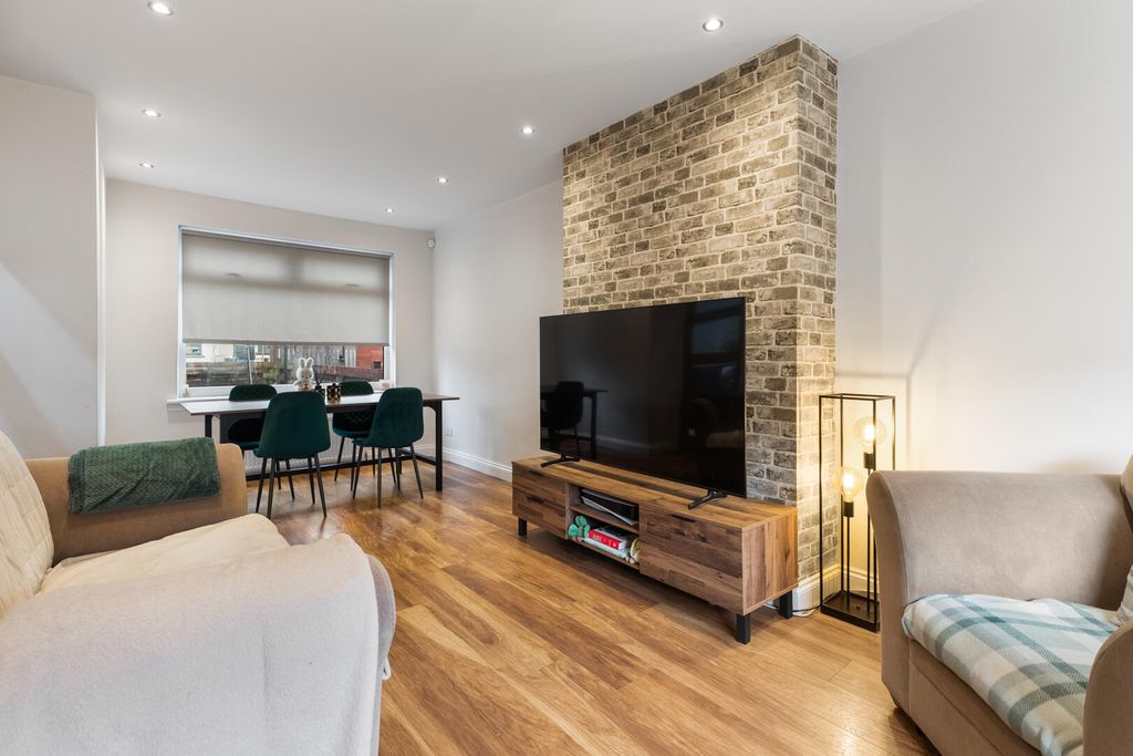 Property photo 2 of 20 Living Room