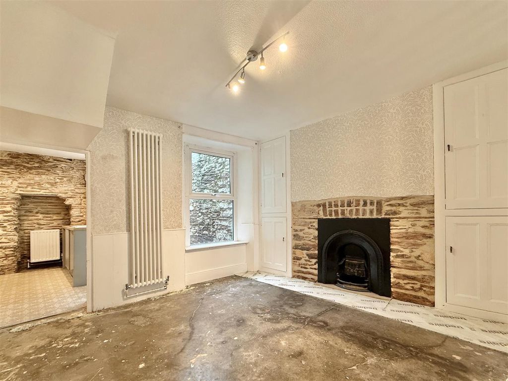 Property photo 3 of 21 Dining_Room.Jpeg