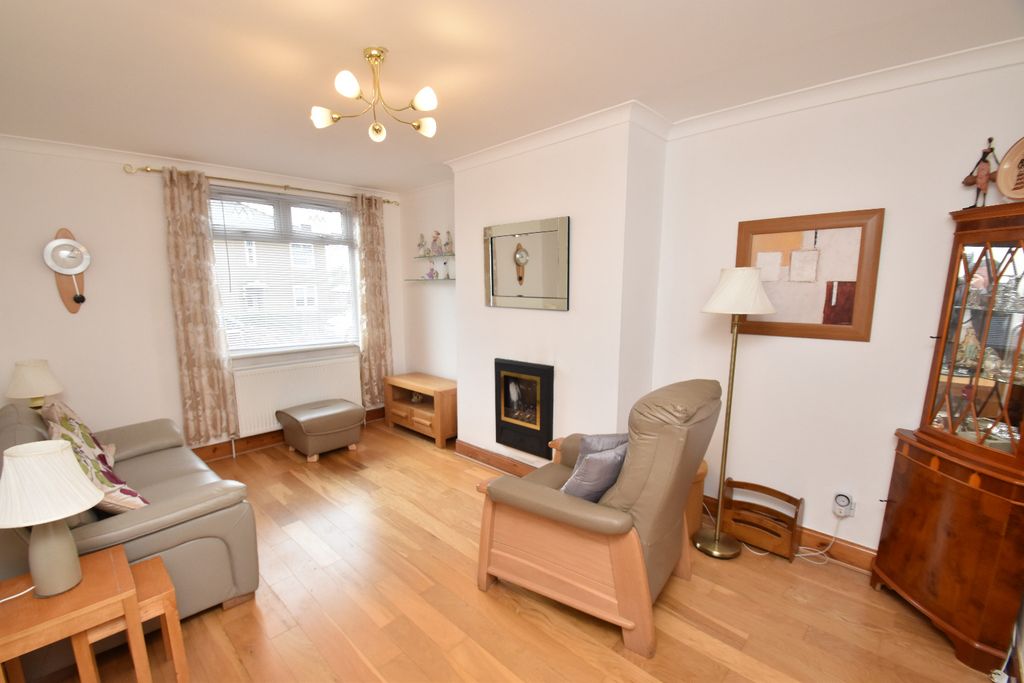 Property photo 2 of 13 4215684