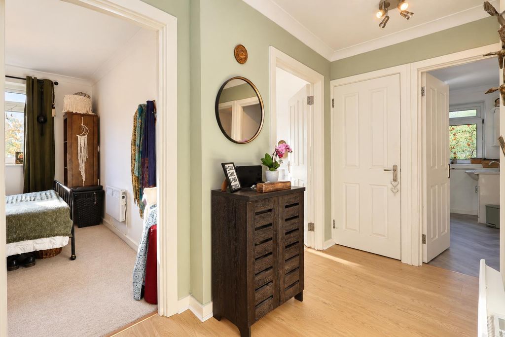Property photo 2 of 12 Hallway.Png