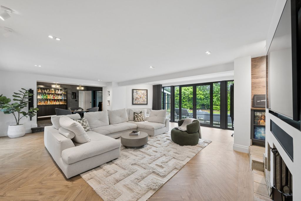Additional image 11 of 7 bed detached house for saleAlwoodley Lane, Alwoodley, Leeds LS17
