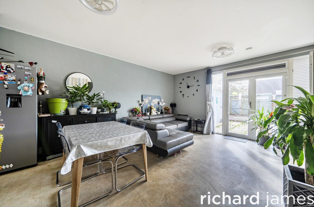 Property photo 2 of 13 0Eea6954d1A34B3Aa6Acb2100d138d4c