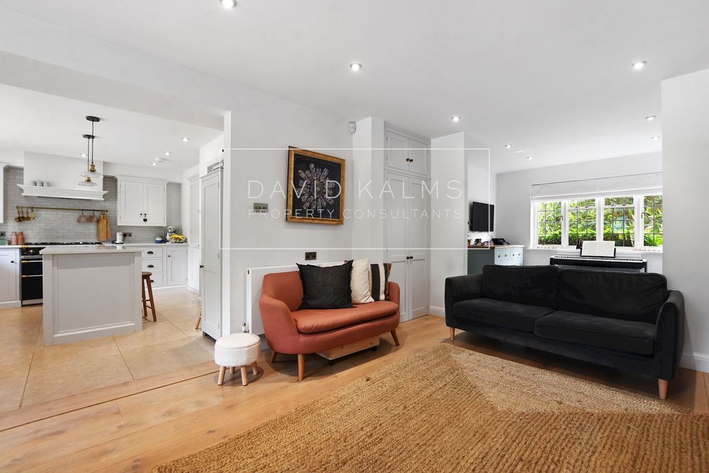 Property photo 3 of 15