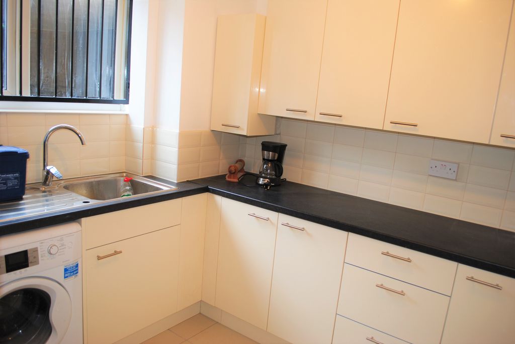 Property photo 1 of 5