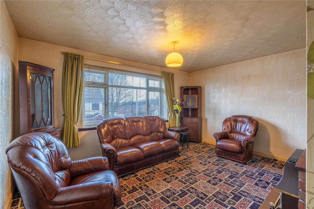 Property photo 2 of 18 Picture No. 21