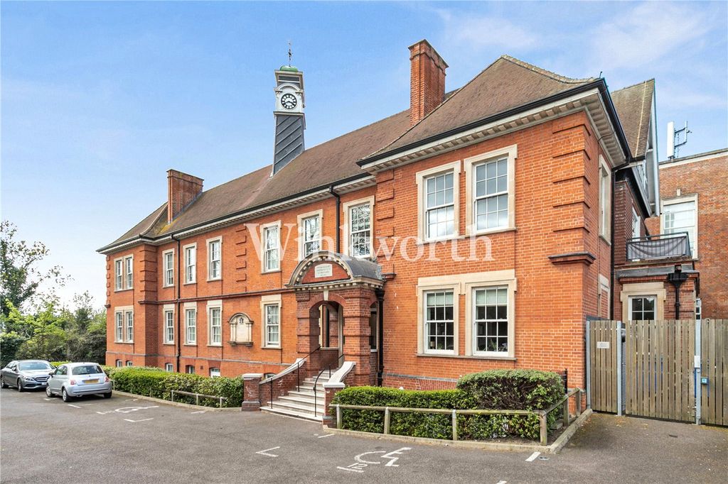 Property photo 2 of 16 Picture No. 15