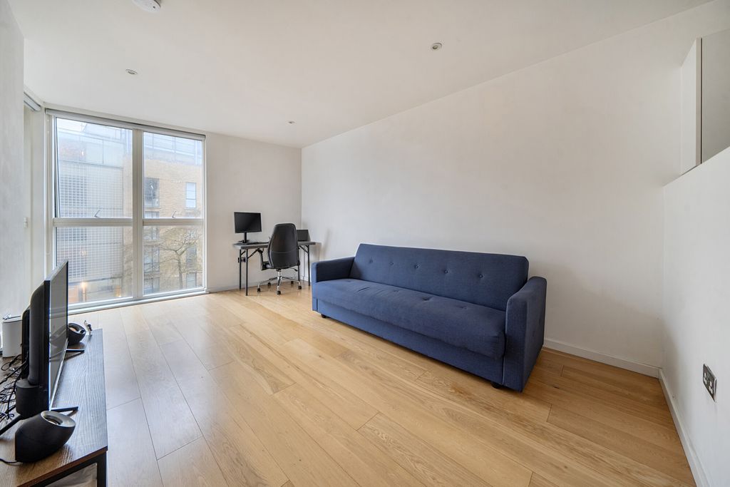 Property photo 2 of 16 1389322-9-694150d...