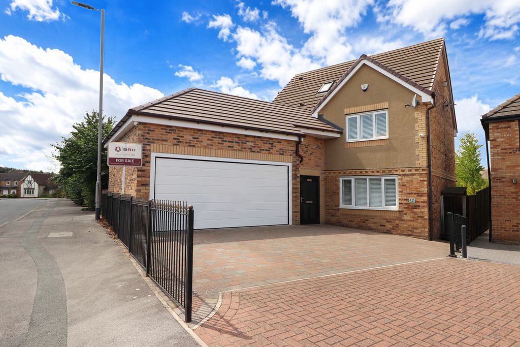 Property photo 1 of 35