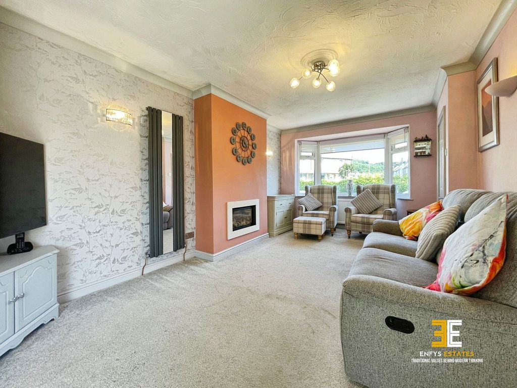 Property photo 2 of 34
