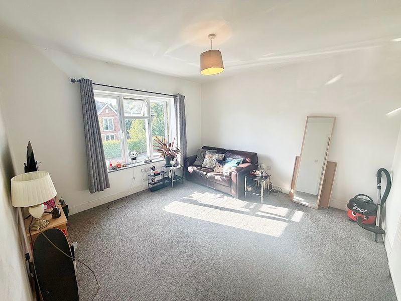 Property photo 1 of 13 Photo 6