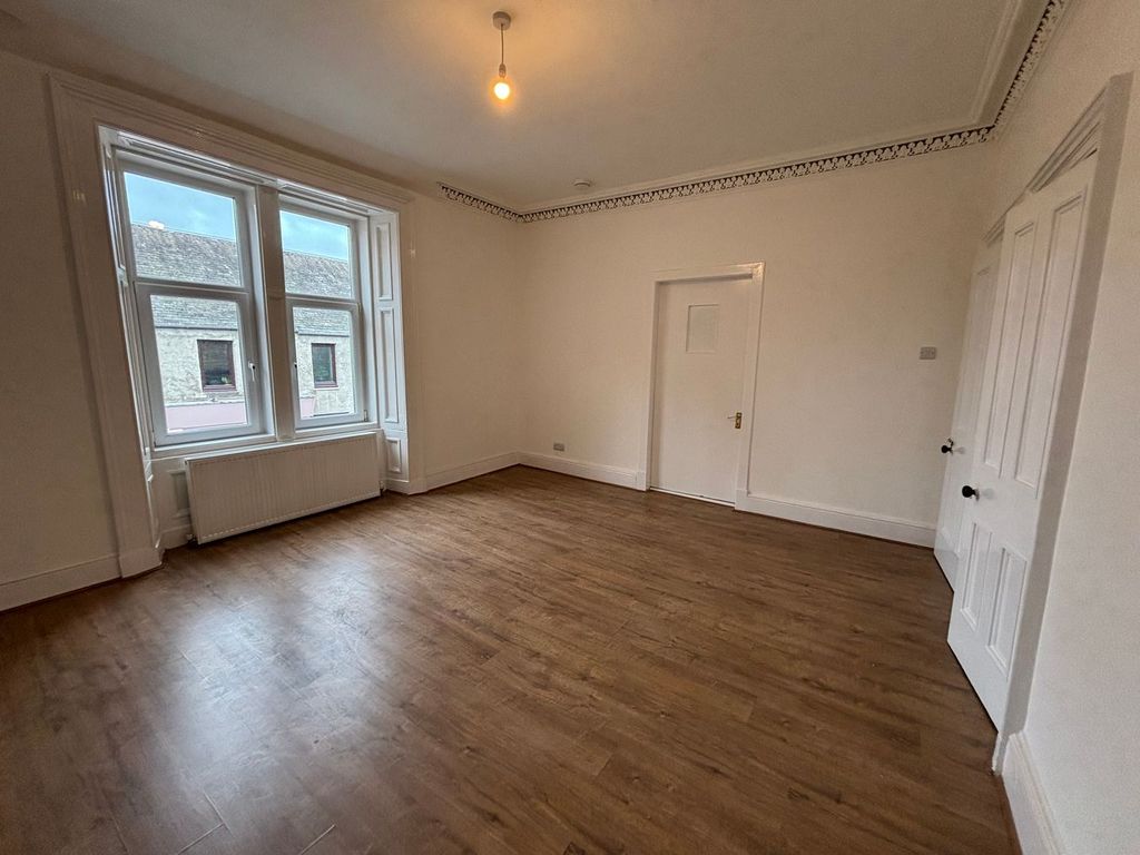 Property photo 2 of 26