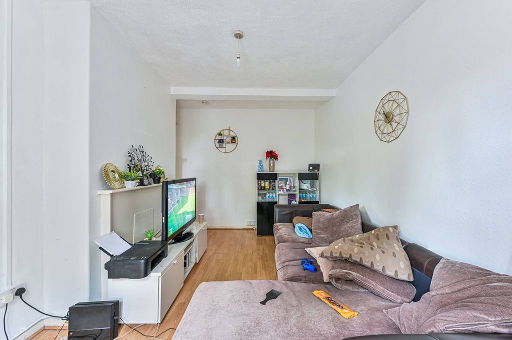 Property photo 3 of 7