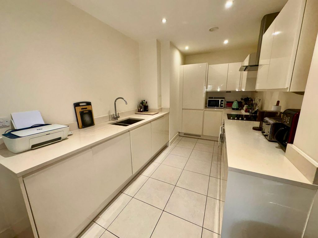 Property photo 3 of 9 37Dd43c8-A96A-4c27-B62E-c2F6A9287d01