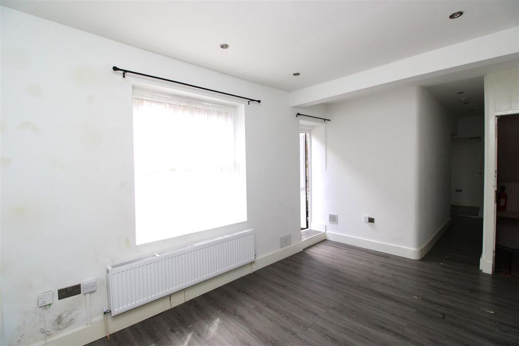 Property photo 3 of 12 Img_4723.Jpg