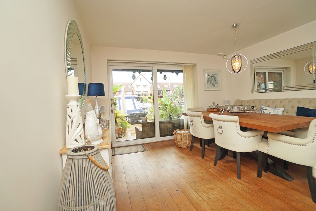 Additional image 10 of 5 bed terraced house for saleSennen Place, Port Solent, Portsmouth PO6
