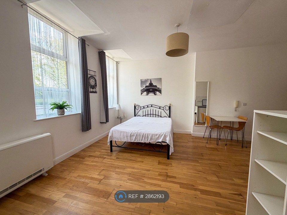 Property photo 2 of 6