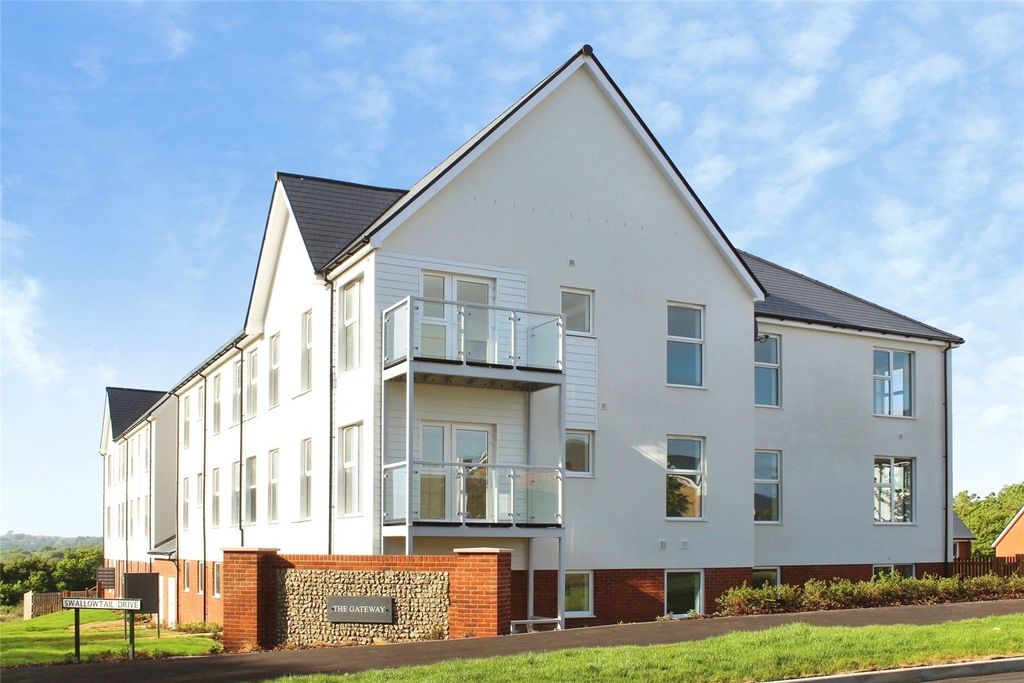 2 bed flat for saleShow Home Available To View, Wrestwood Road, Bexhill-On-Sea, East Sussex TN40