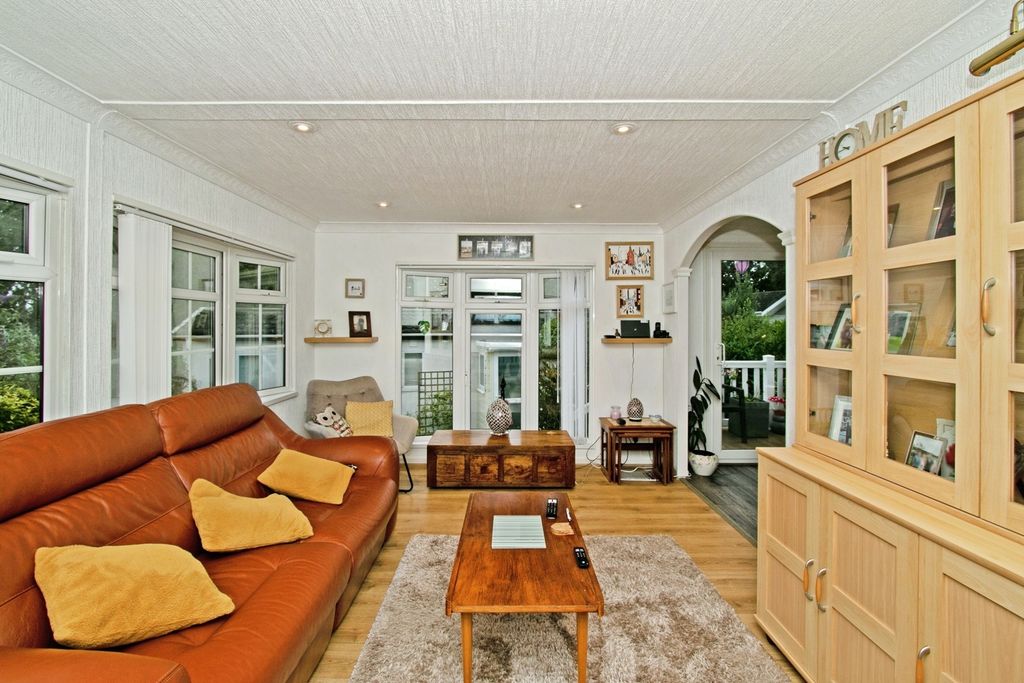 Property photo 2 of 18 Pbox-Img.Jpg
