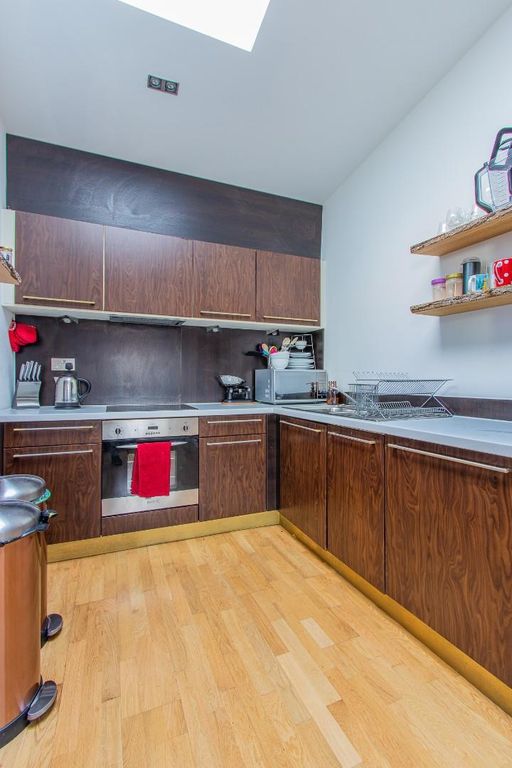 Property photo 3 of 11 Ny-1450Suuq-Jwlkcrnhza.Jpg