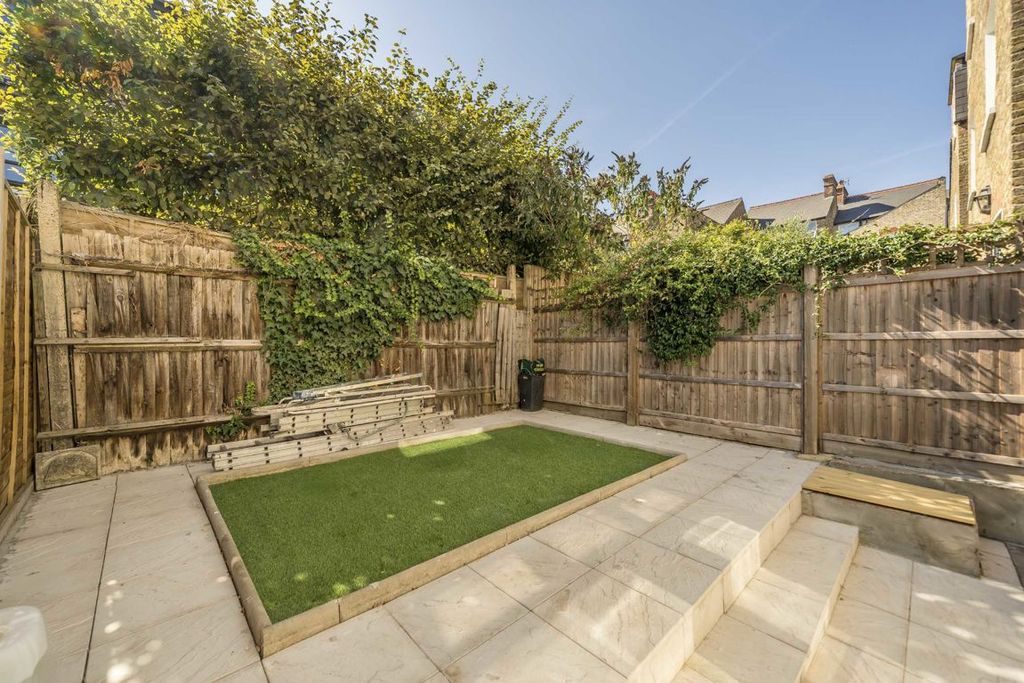 Property photo 3 of 7