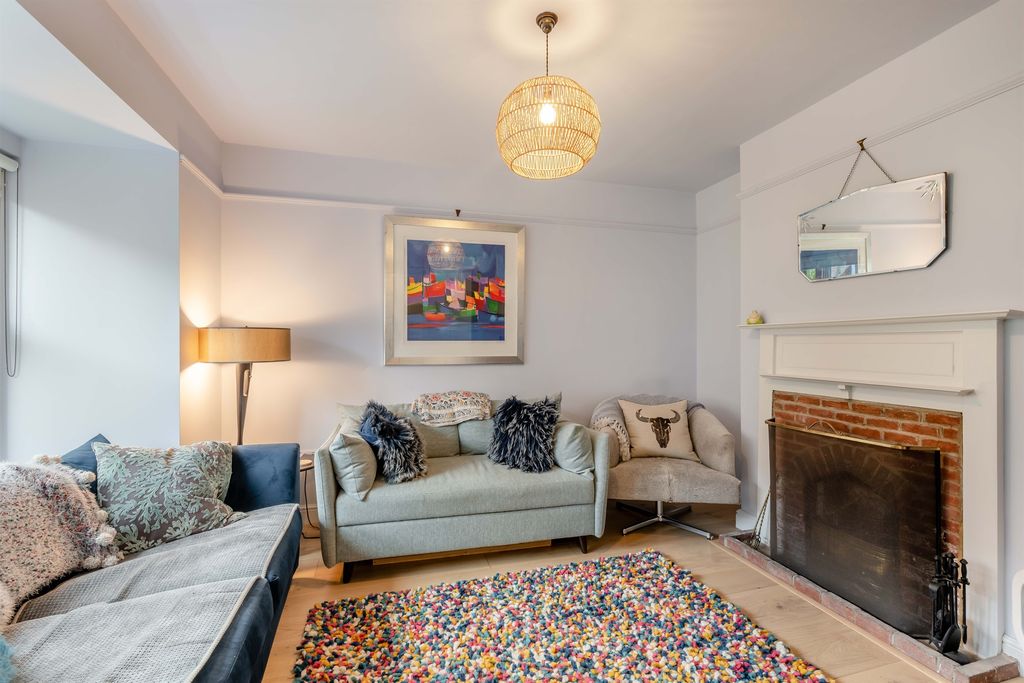 Property photo 3 of 12