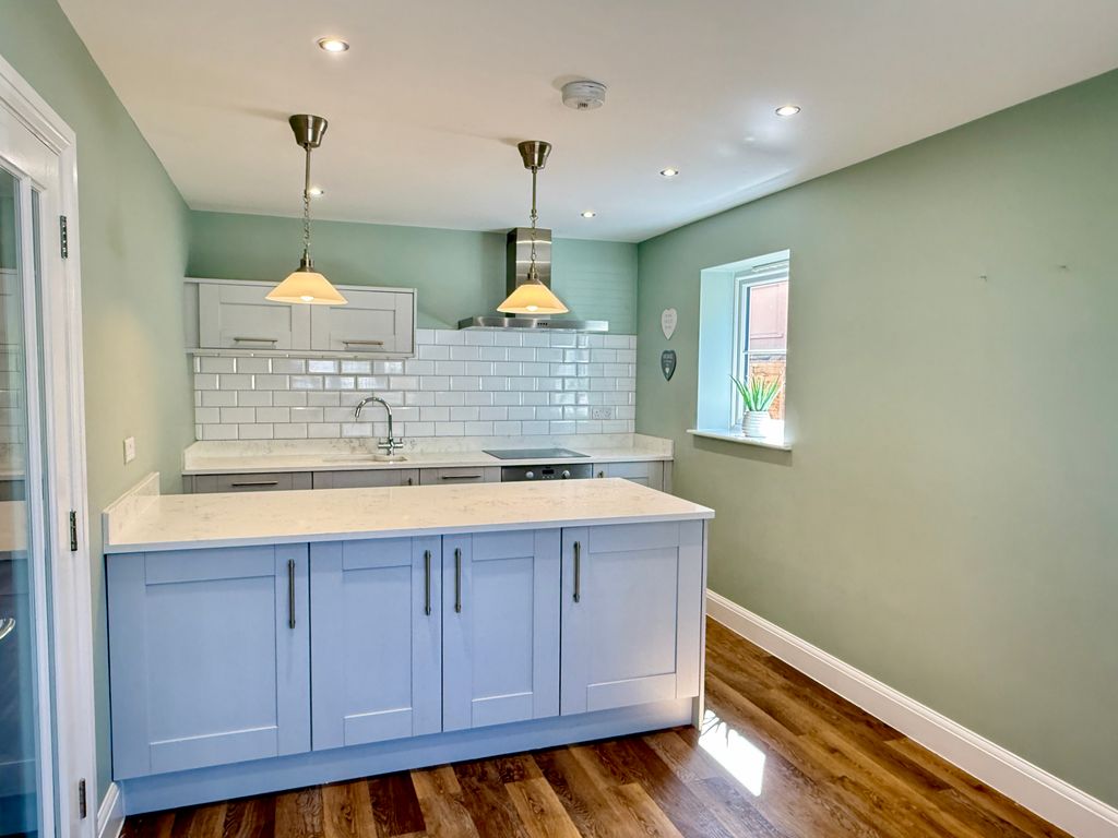 Property photo 2 of 24 Kitchen/ Dining Room