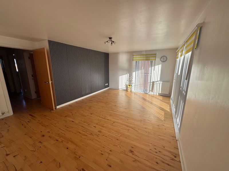 Property photo 3 of 10 Photo 2