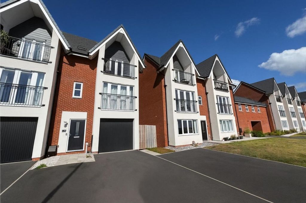 Property photo 1 of 19 4373000