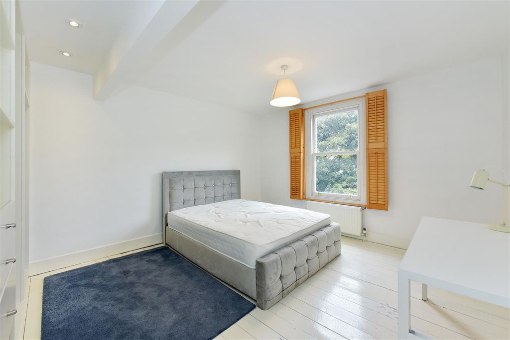 Property photo 3 of 17 Narrow Street (13).Jpg