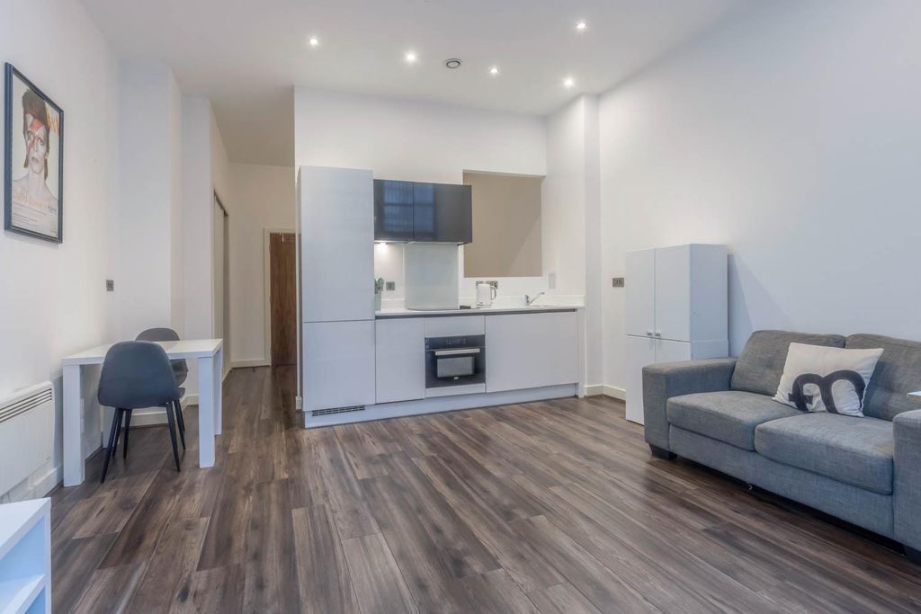 Property photo 3 of 13 Living Space