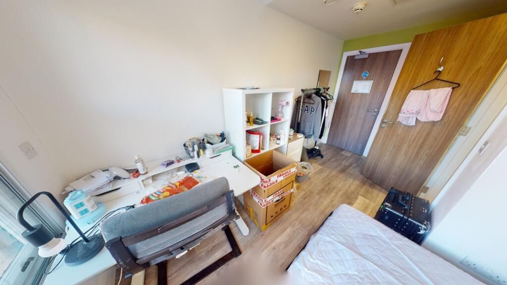 Property photo 2 of 4 A Cozy Double Bedroom Featuring A Comfortable Bed ...
