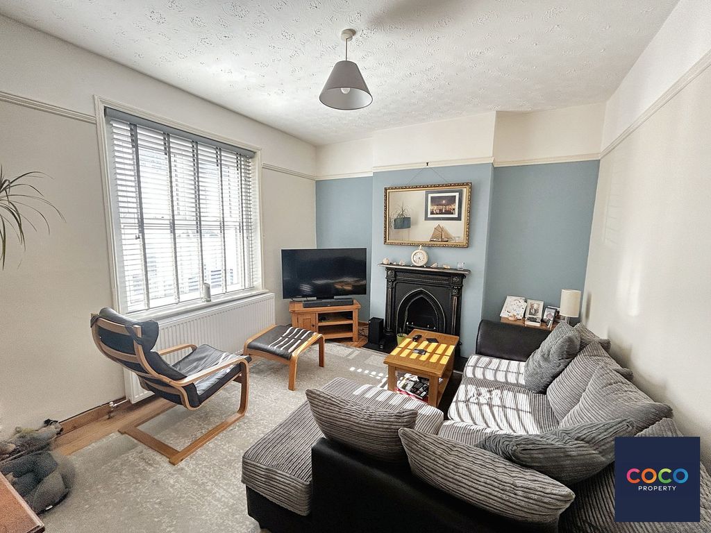 Property photo 2 of 12 Sitting Room