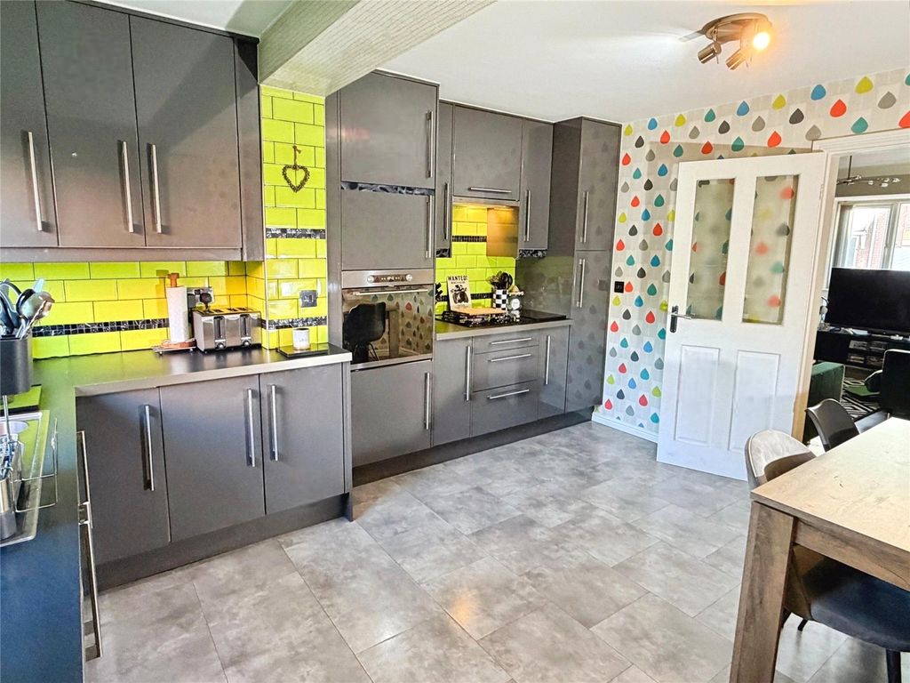 Property photo 2 of 23 Kitchen Diner