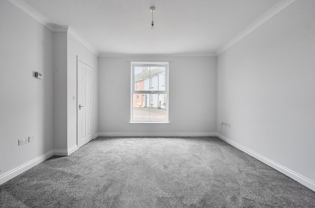 Property photo 3 of 29 3 - 1431755-17-69c2d0...