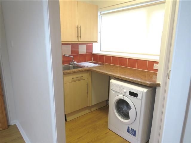 Property photo 2 of 7 Kitchen