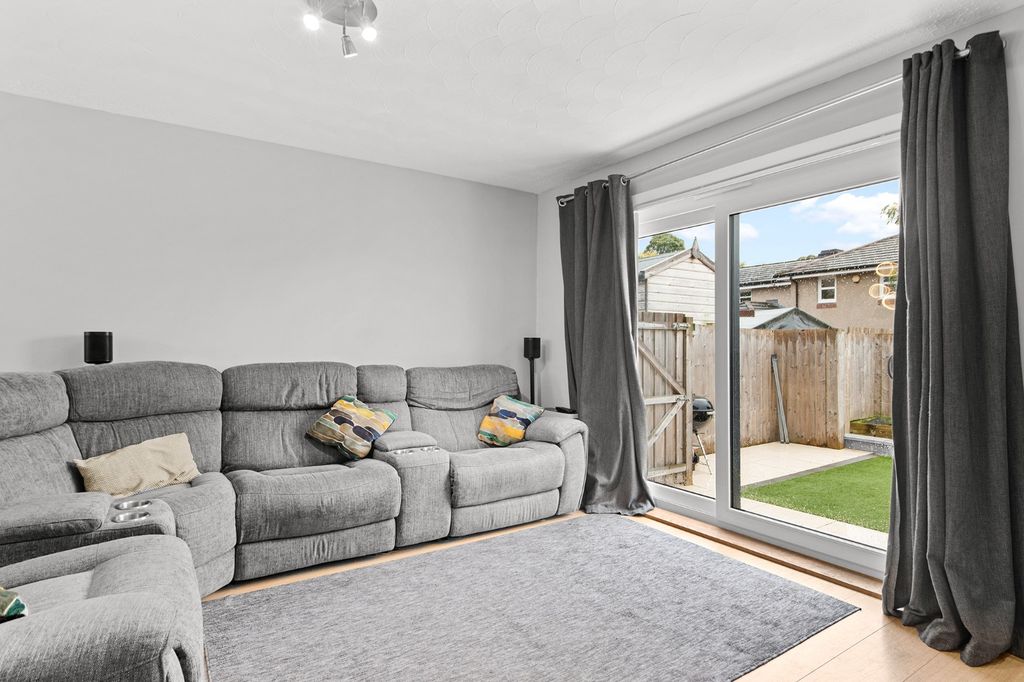 Property photo 3 of 21 5558154
