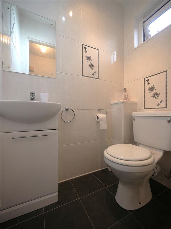 Property photo 2 of 11 P2110394.Jpg