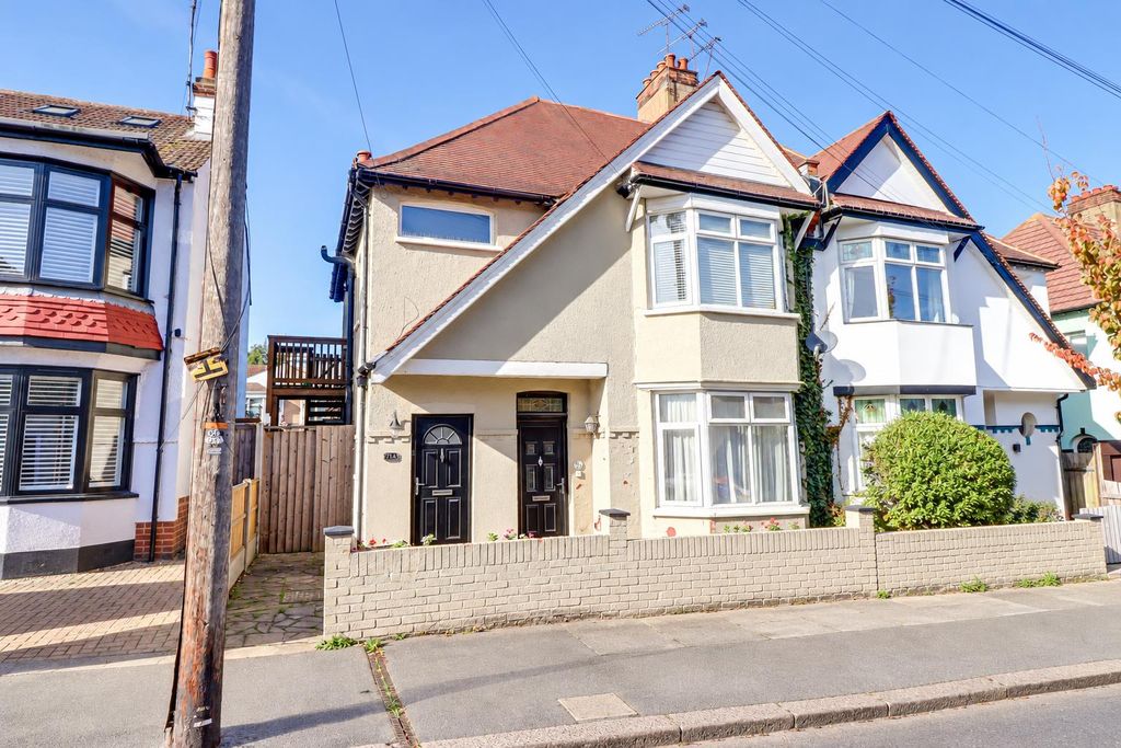 Property photo 1 of 5
