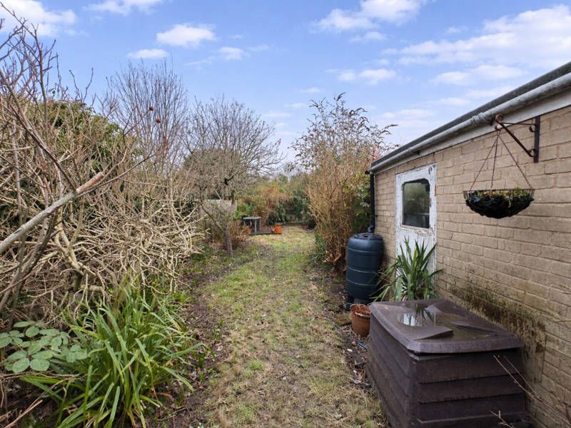 Property photo 2 of 27 Large Rear Garden