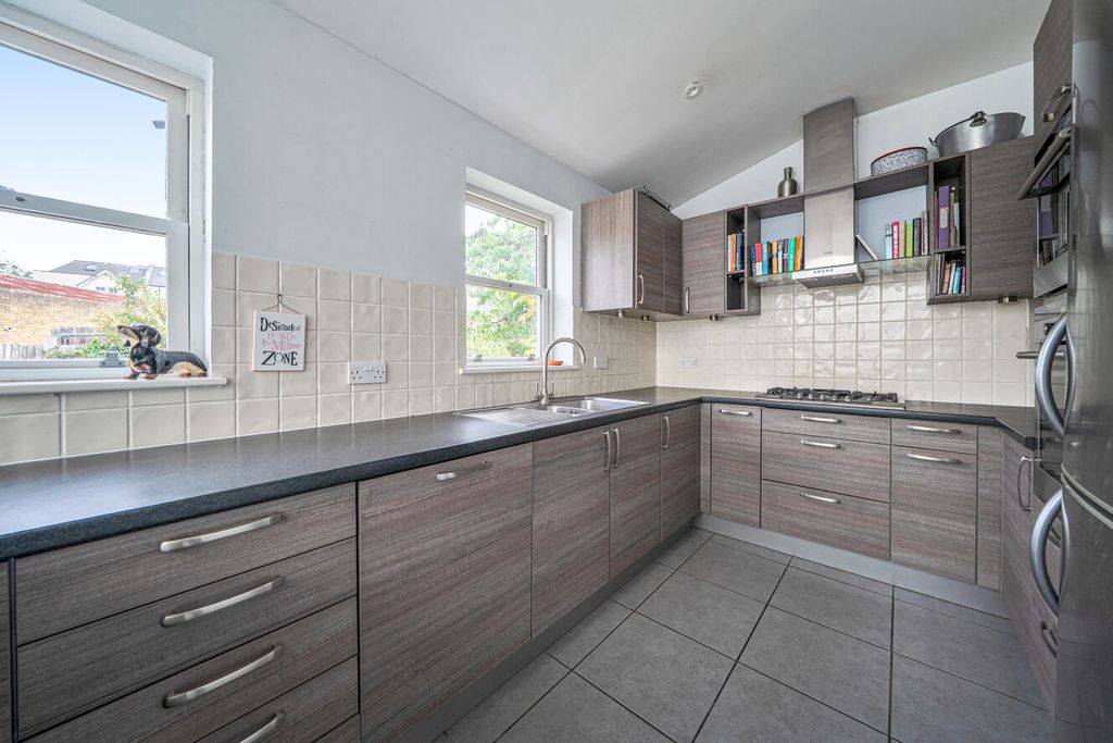 Property photo 3 of 14 10-6Aba407Ff3B35-...
