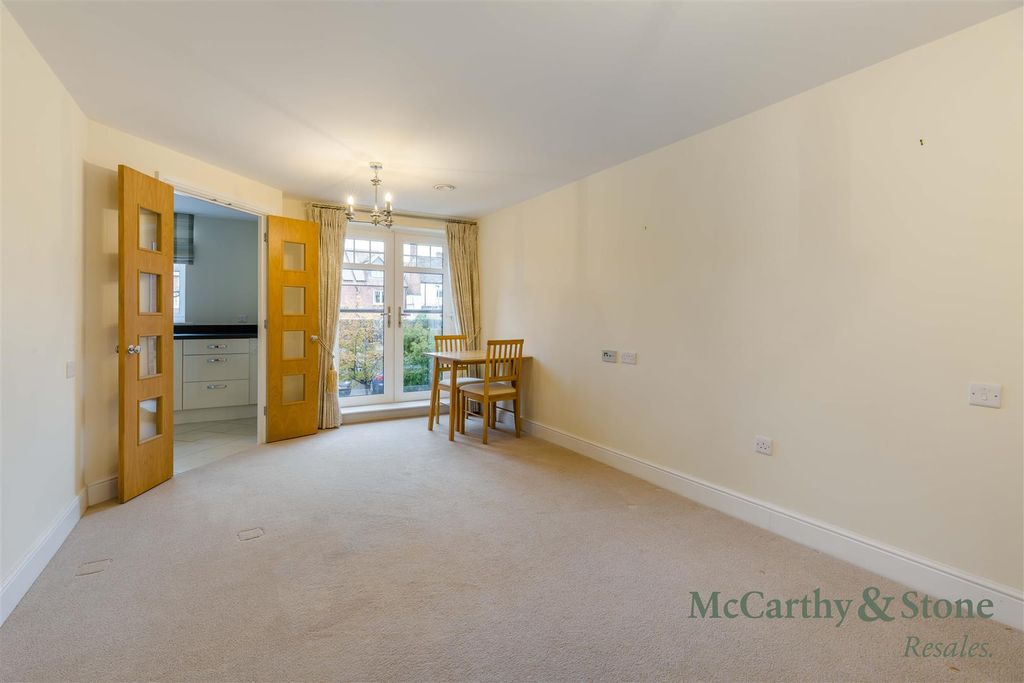 Property photo 3 of 22 8707574-Interior07.Jpg