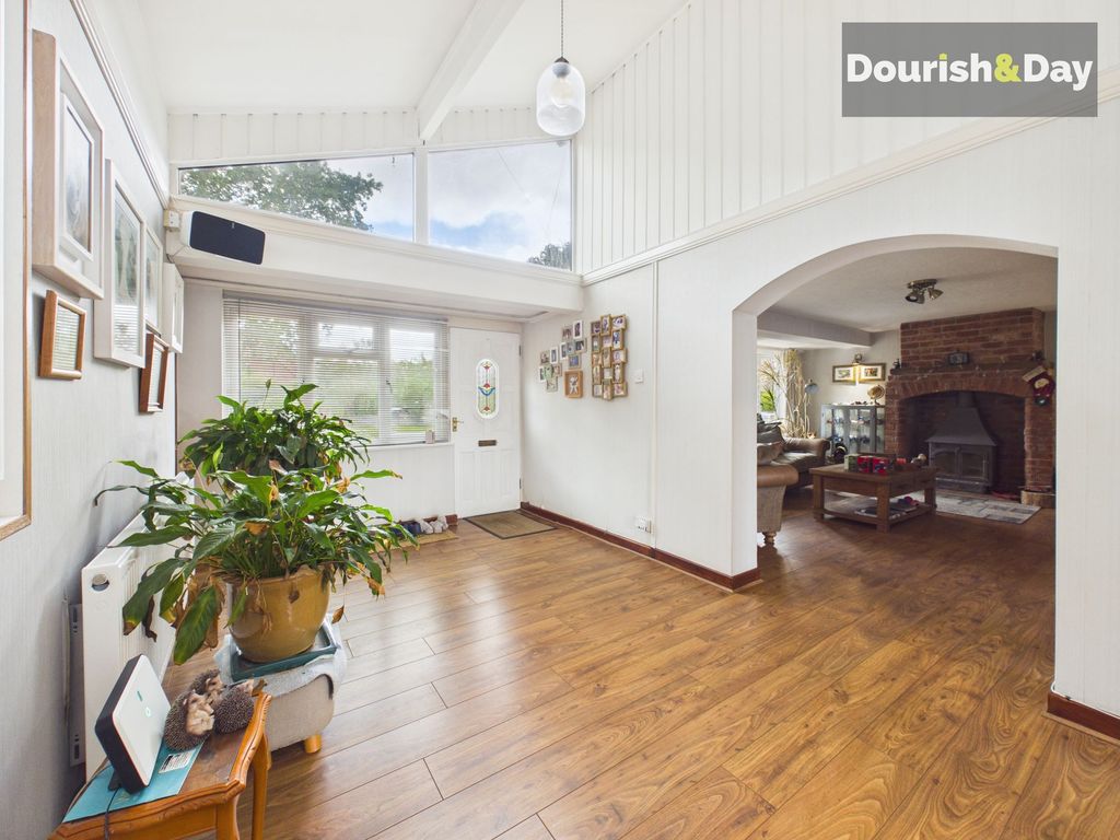Property photo 3 of 34