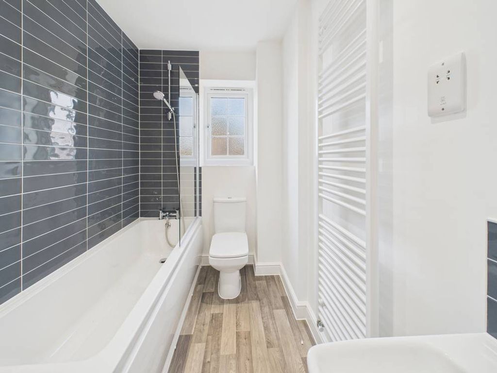 Property photo 3 of 34