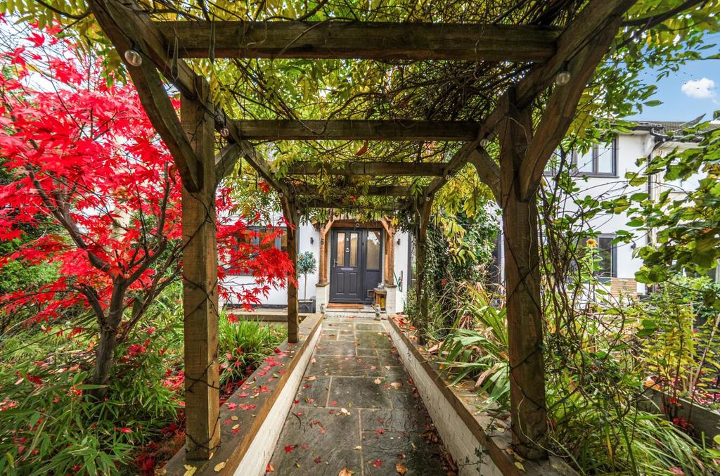 Property photo 2 of 21 1376868-19-690B8B642A248-1.Jpg