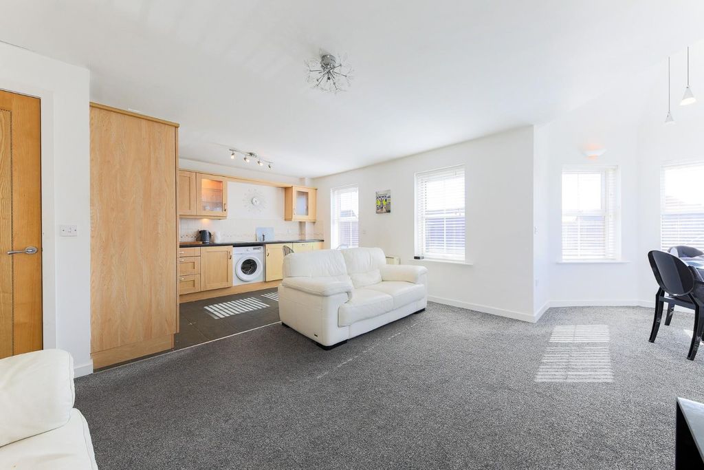 Property photo 3 of 11 Living Room